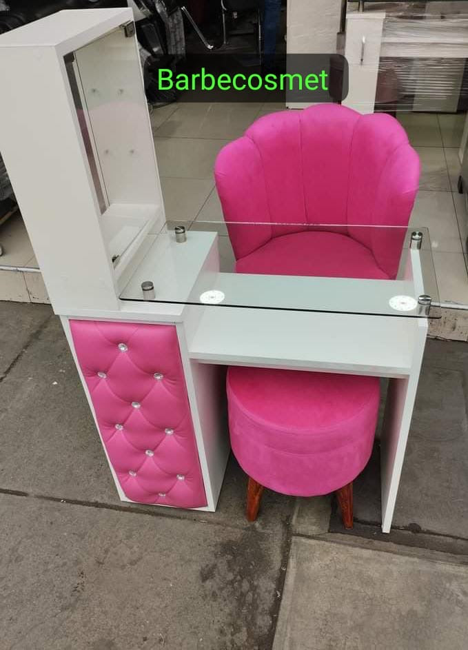 MESA DE MANICURE